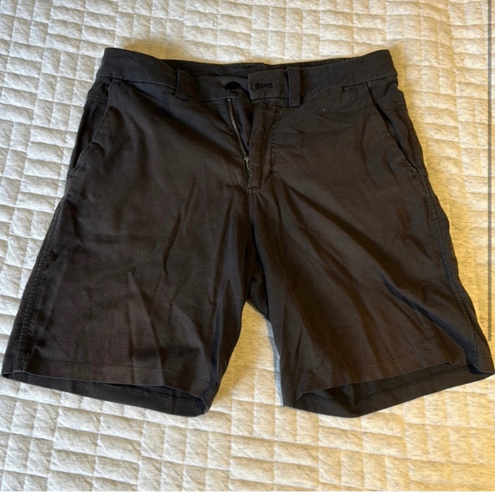 Black/Dark Grey Lululemon shorts 32 waist